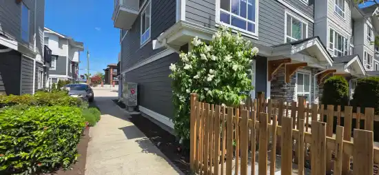 19753 55a Avenue - photo 3 of 5