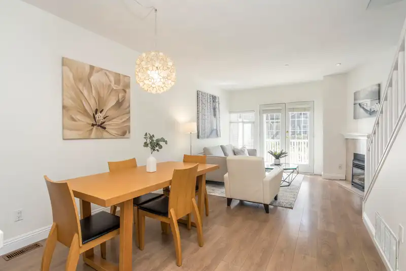 2836 E KENT AVENUE SOUTH - photo 4 of 38
