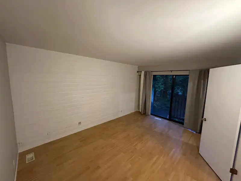 2618 206 STREET - photo 2 of 5