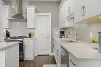 7569 DICKINSON PLACE - thumbnail 4