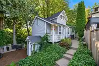 1004 DELESTRE AVENUE - thumbnail 1