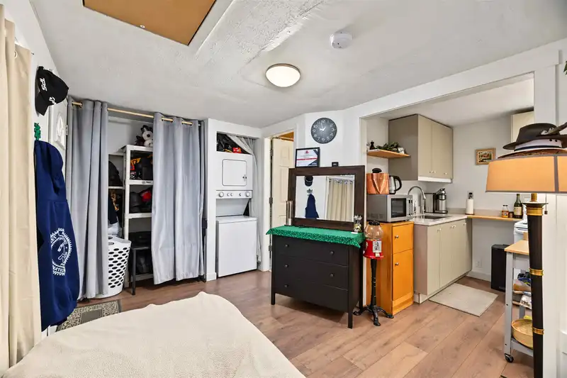 1004 DELESTRE AVENUE - photo 4 of 35