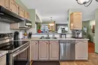 35 2450 HAWTHORNE AVENUE - thumbnail 12