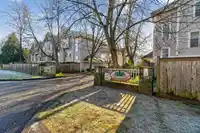 35 2450 HAWTHORNE AVENUE - thumbnail 28