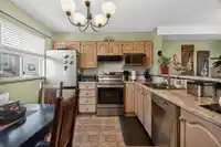 35 2450 HAWTHORNE AVENUE - thumbnail 10