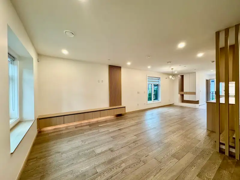 5216 RUPERT STREET - photo 2 of 18