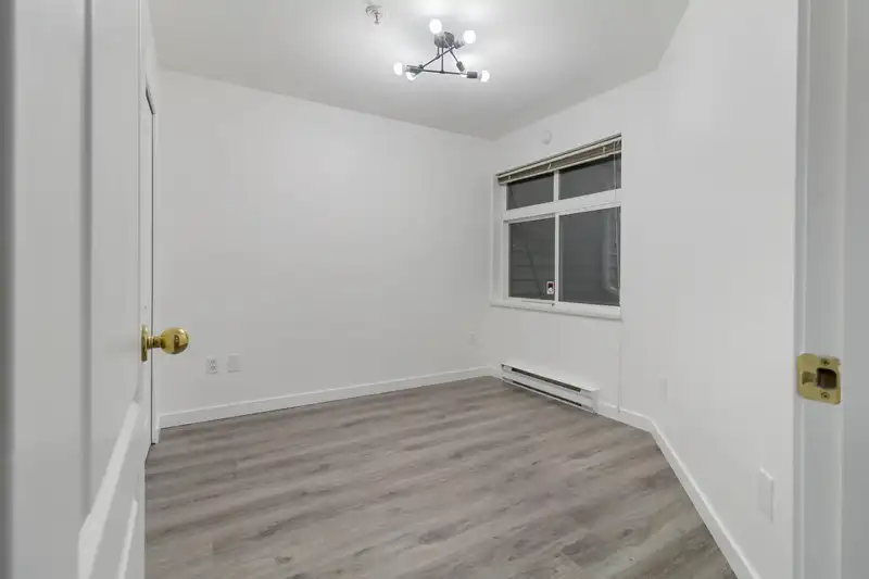 109 5500 LYNAS LANE - photo 4 of 26