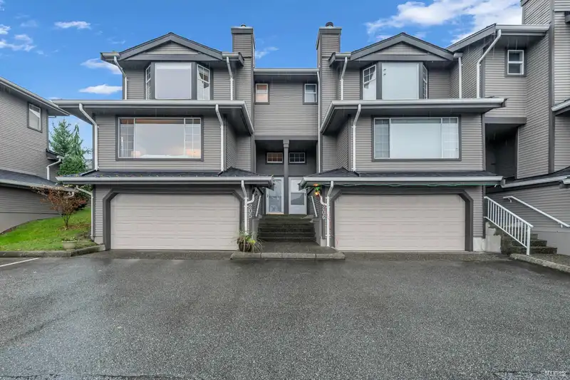 205 1140 CASTLE CRESCENT - photo 1 of 39