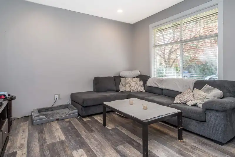 22843 136A AVENUE - photo 2 of 36