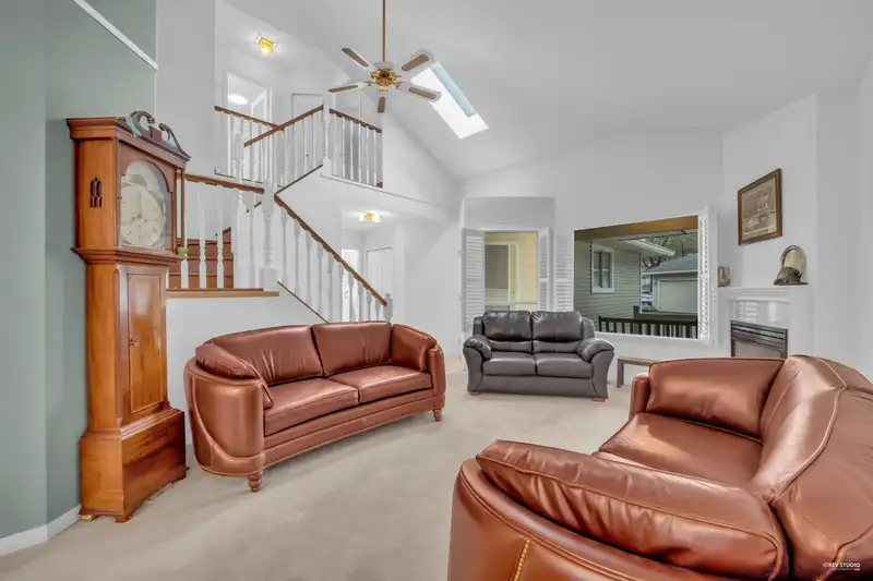 6833 NICHOLSON ROAD - photo 4 of 40