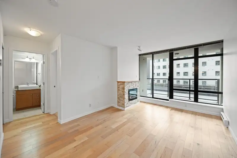 508 610 VICTORIA STREET - photo 4 of 36