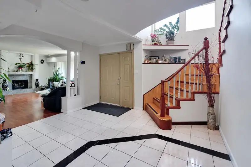 7495 CULLODEN STREET - photo 3 of 39