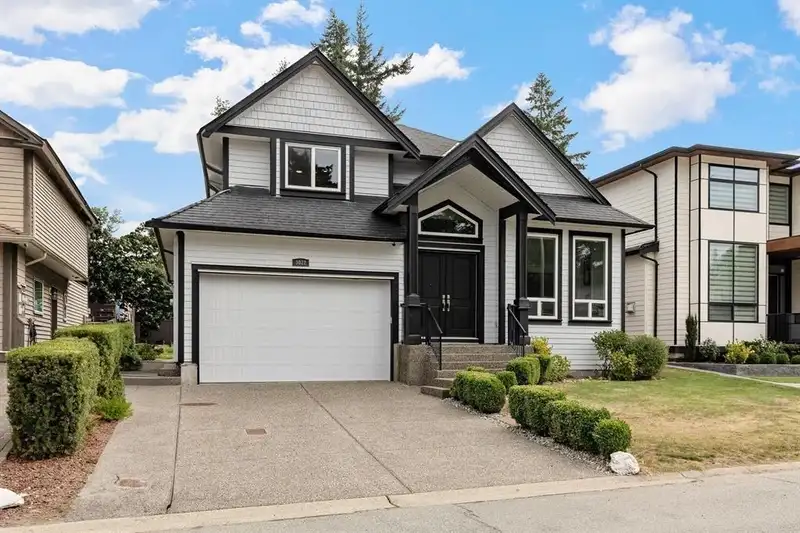 3022 PRINCESS STREET - photo 2 of 40