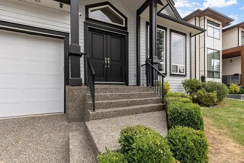 3022 PRINCESS STREET - photo 3 of 40