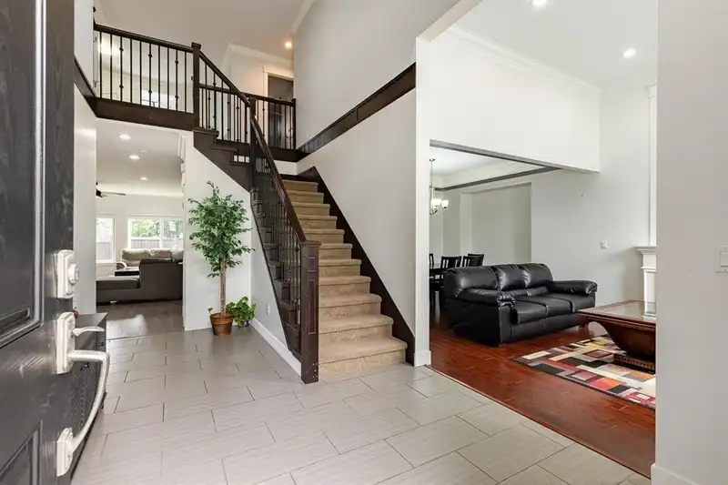 3022 PRINCESS STREET - photo 4 of 40