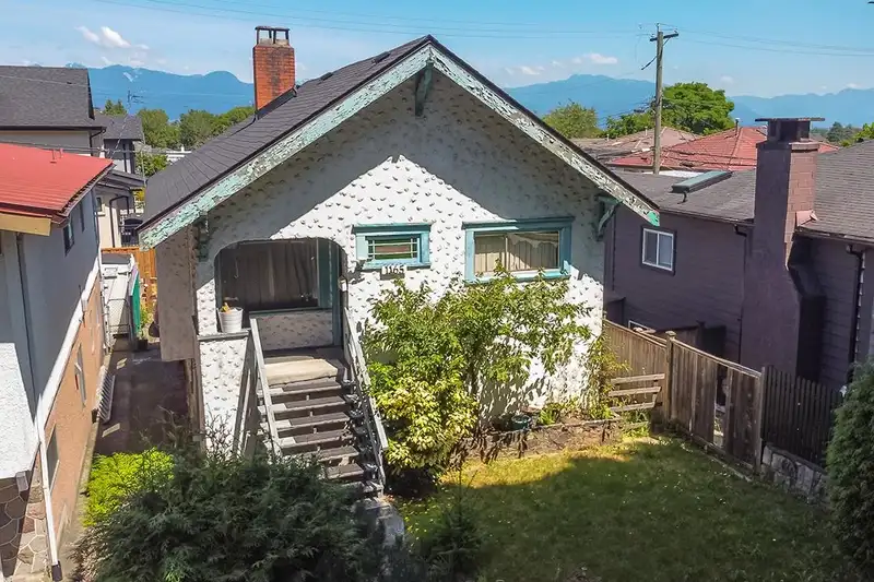 1165 E 33RD AVENUE - photo 2 of 13