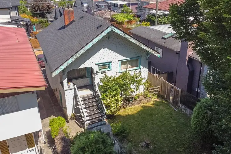 1165 E 33RD AVENUE - photo 4 of 13