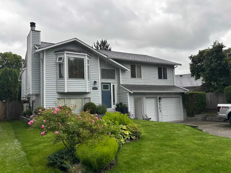 9242 209A CRESCENT - photo 1 of 40