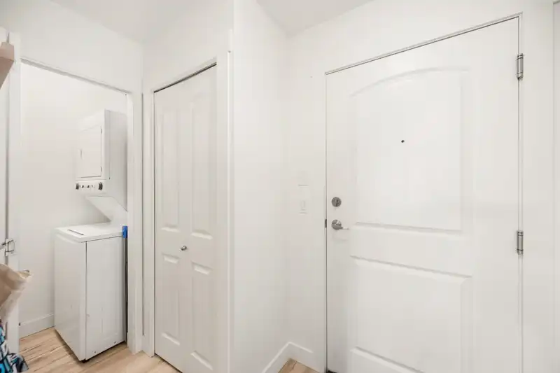 308 19774 56 AVENUE - photo 4 of 34