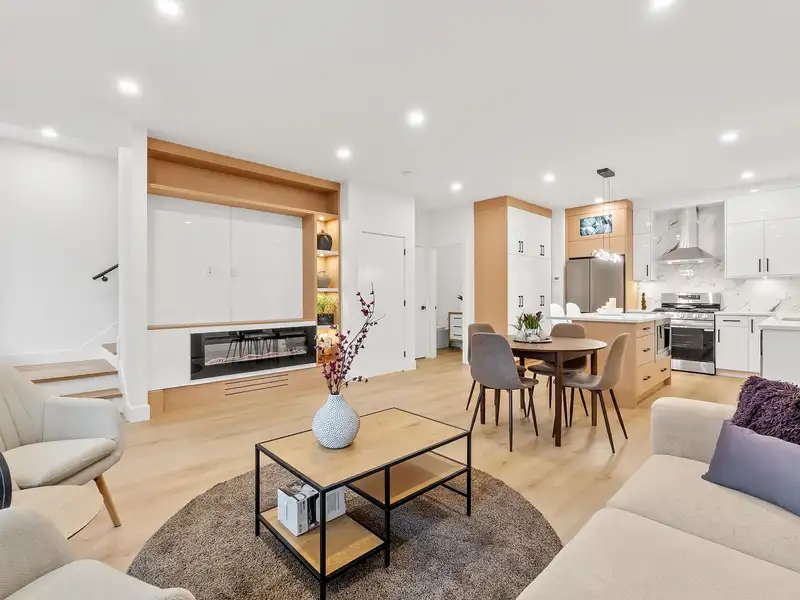 102 16693 16 AVENUE - photo 3 of 40