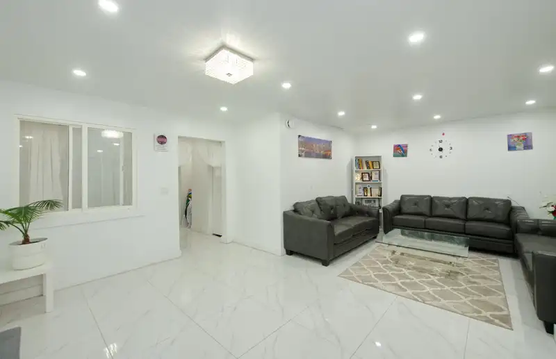 7681 125 STREET - photo 3 of 35
