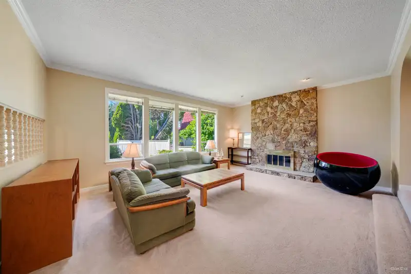 7720 WATERTON DRIVE - photo 2 of 40