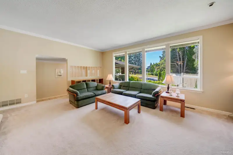 7720 WATERTON DRIVE - photo 4 of 40