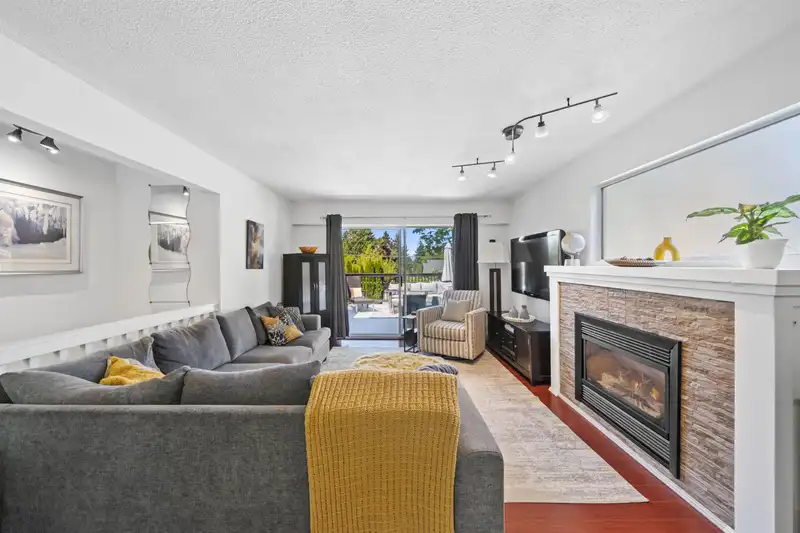 11730 97 AVENUE - photo 2 of 40