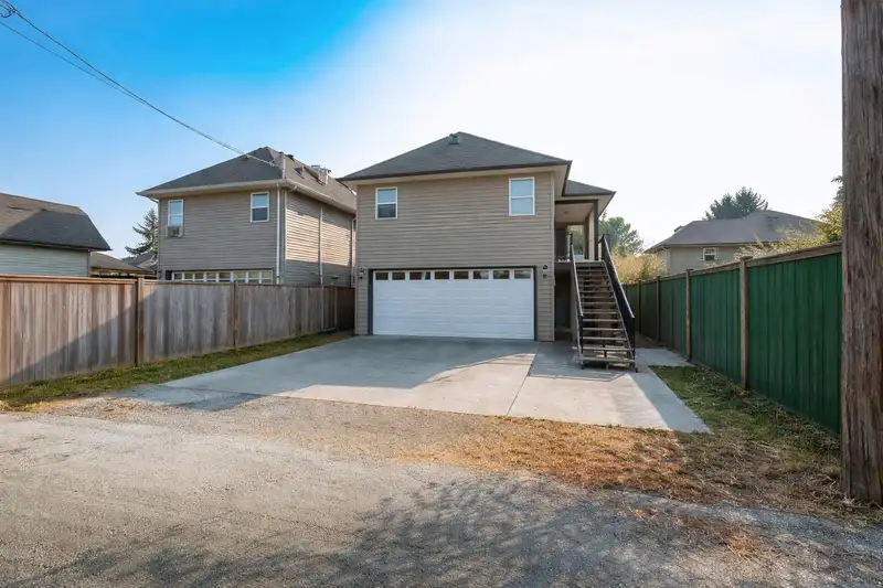 46151 THIRD AVENUE - photo 3 of 37