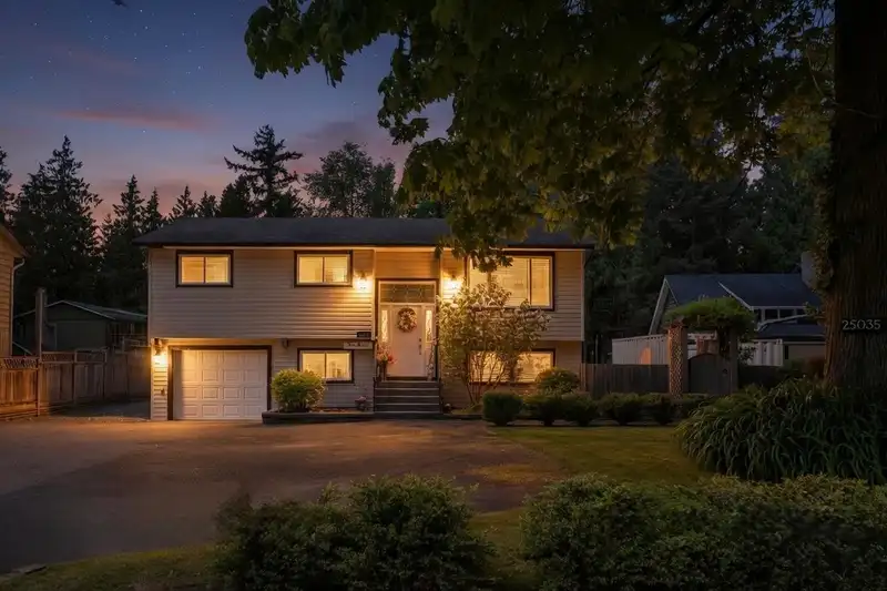 25035 10 AVENUE - photo 1 of 40
