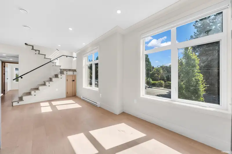 7711 GRANVILLE STREET - photo 4 of 24