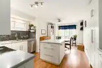 22 795 NOONS CREEK DRIVE - thumbnail 3