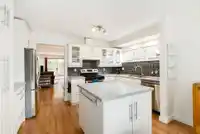22 795 NOONS CREEK DRIVE - thumbnail 4