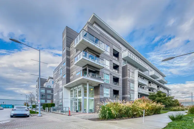 210 7008 RIVER PARKWAY - photo 1 of 40