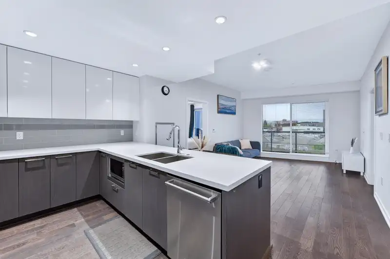 210 7008 RIVER PARKWAY - photo 4 of 40