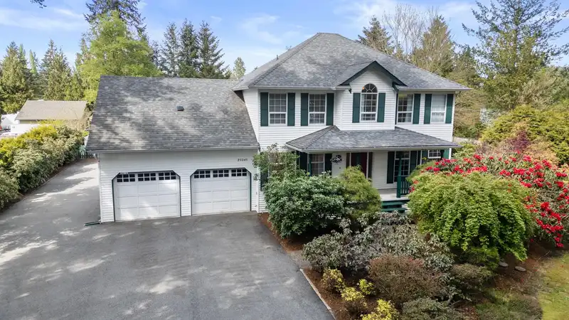 25045 56 AVENUE - photo 2 of 40