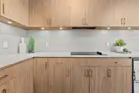 6D 328 TAYLOR WAY - thumbnail 8