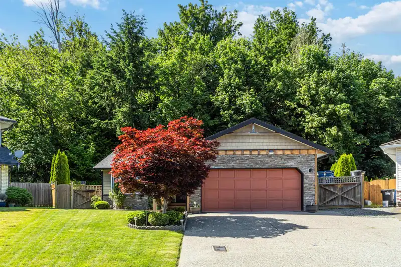 31438 CHALMERS PLACE - photo 4 of 33