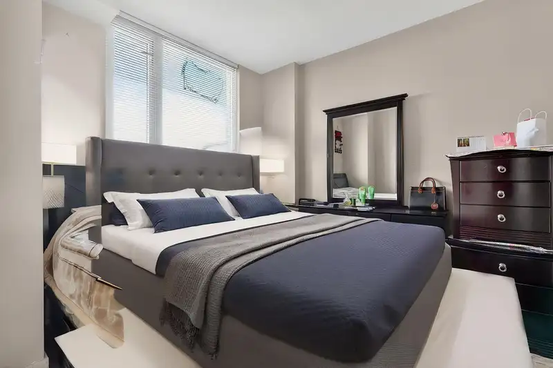 609 4028 KNIGHT STREET - photo 1 of 32