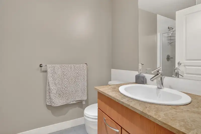 609 4028 KNIGHT STREET - photo 4 of 32