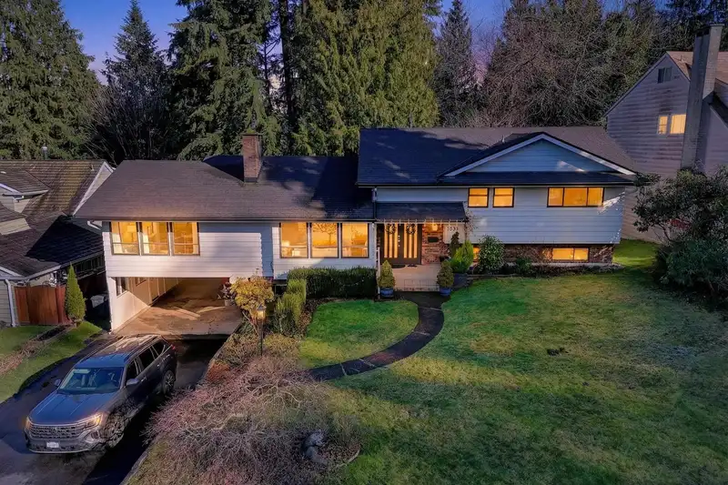 1838 HARBOUR DRIVE - photo 1 of 40