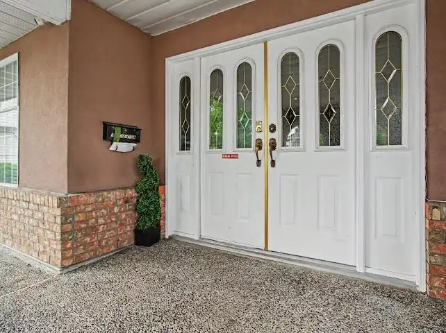 12506 75A AVENUE - photo 4 of 36