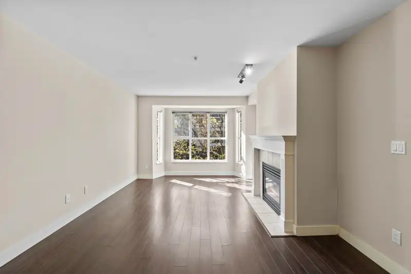 205 2393 WELCHER AVENUE - photo 4 of 33