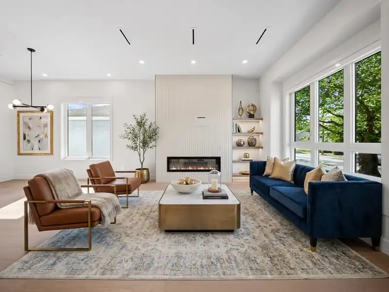 1 3786 PETER STREET - photo 3 of 37