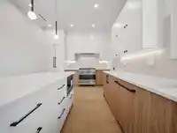 1 3786 PETER STREET - thumbnail 9