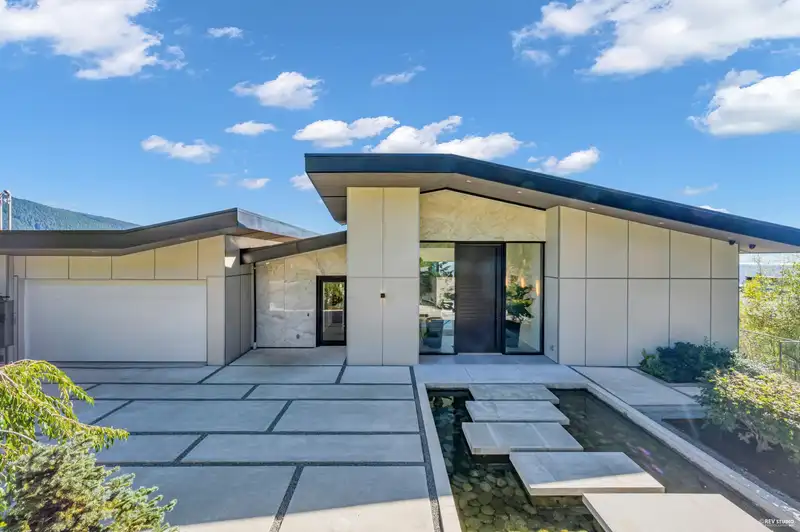 535 CRAIGMOHR DRIVE - photo 3 of 40