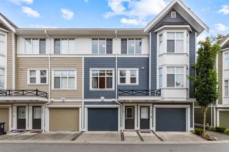 35 20852 77A AVENUE - photo 1 of 39