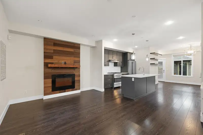 20362 84 AVENUE - photo 4 of 38