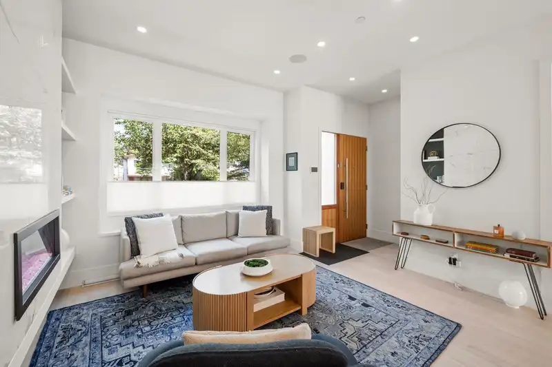 506 E 18TH AVENUE - photo 4 of 40