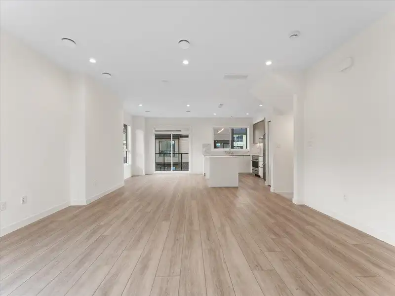 34 4337 BOUNDARY ROAD - photo 1 of 19